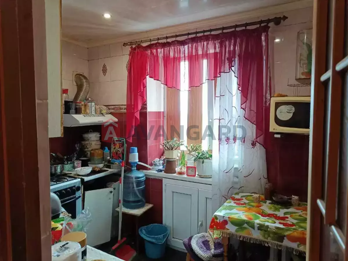 2 ��. ��������, 46/28/6 ��. �., 9/9 ������ ���� 6