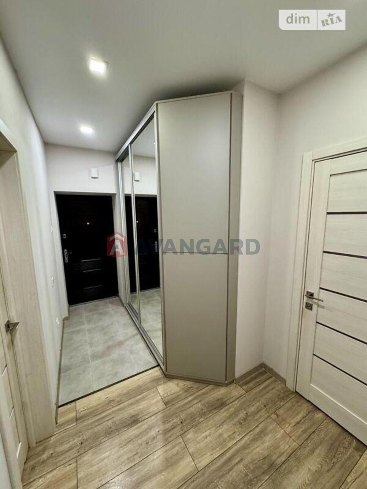 2 ��. ��������, 51/-/12 ��. �., 5/10 ������ ���� 9