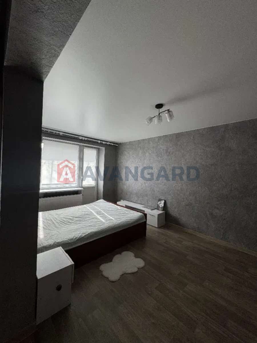 1 ��. ��������, 27/-/5 ��. �., 2/2 ������ ���� 8