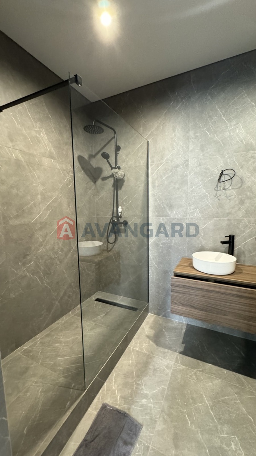 1 ��. ��������, 49/13/27 ��. �., 15/26 ������ ���� 2