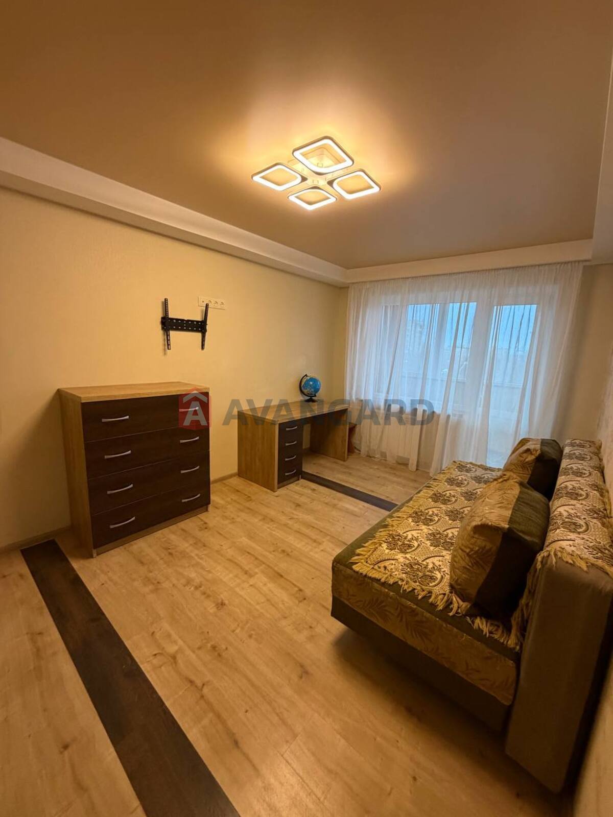 2 ����. ��������, 44/-/6 ��. �., 4/5 ���� ���� 10