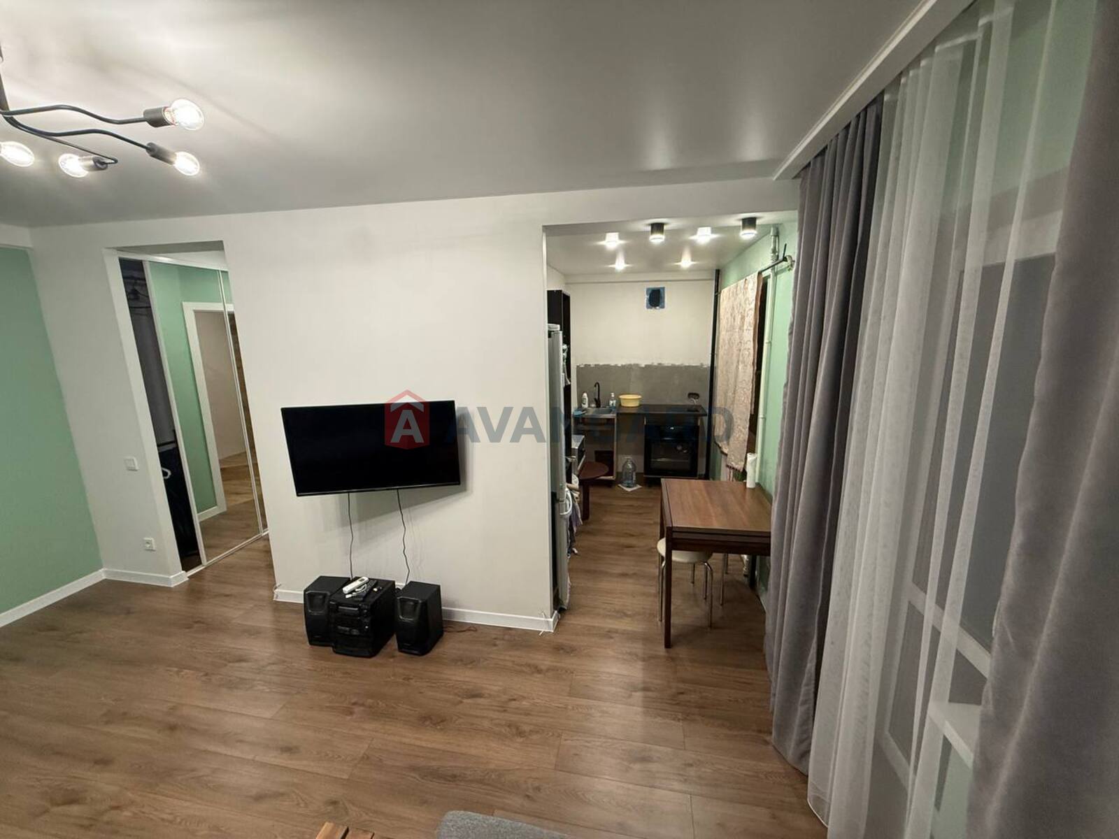 3 ����. ��������, 54/30/7 ��. �., 3/5 ���� ���� 10