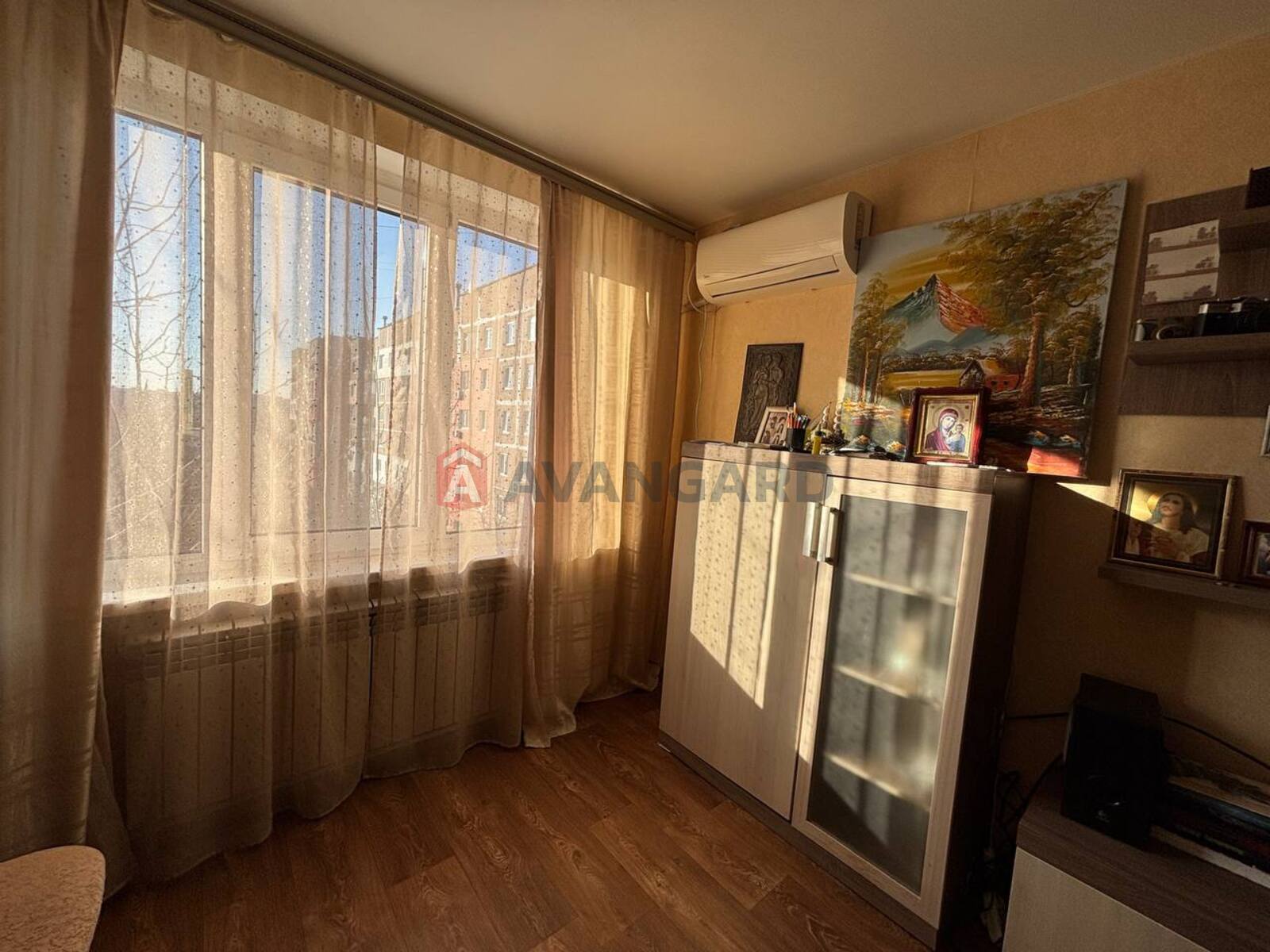 3 ��. ��������, 72/-/9 ��. �., 7/9 ������ ���� 11