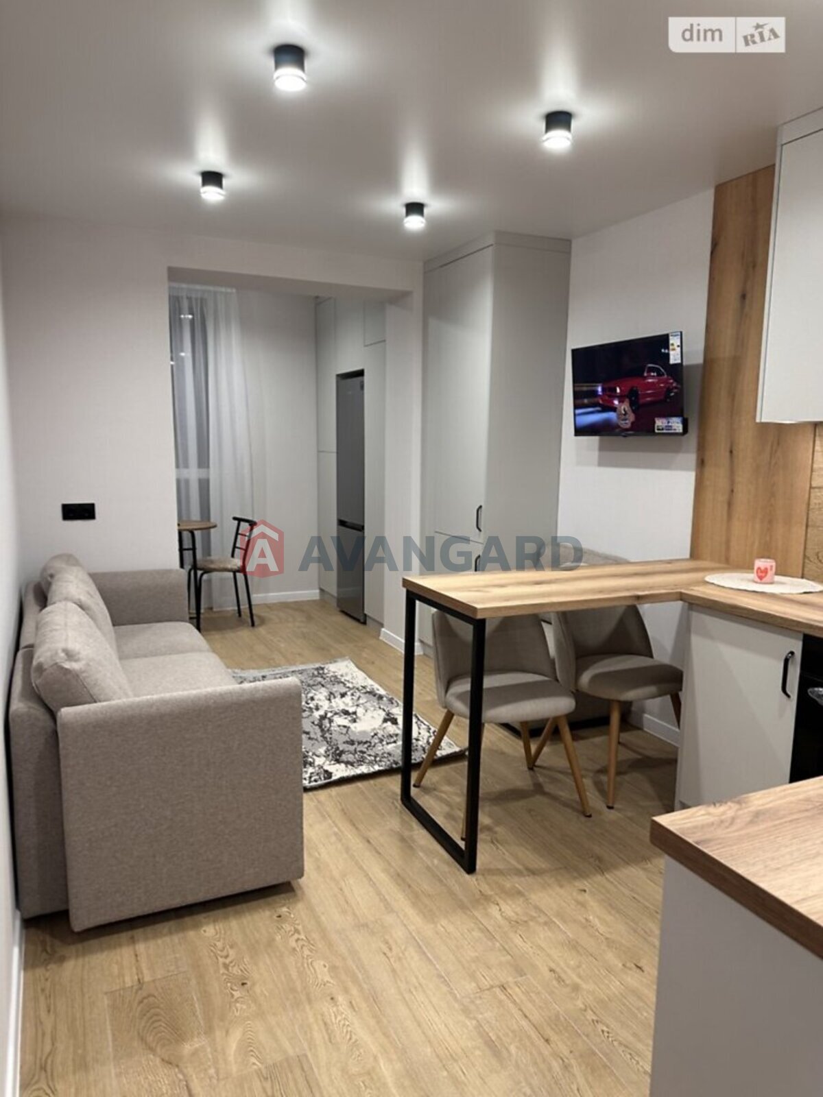 1 ��. ��������, 41/16/20 ��. �., 9/10 ������ ���� 3