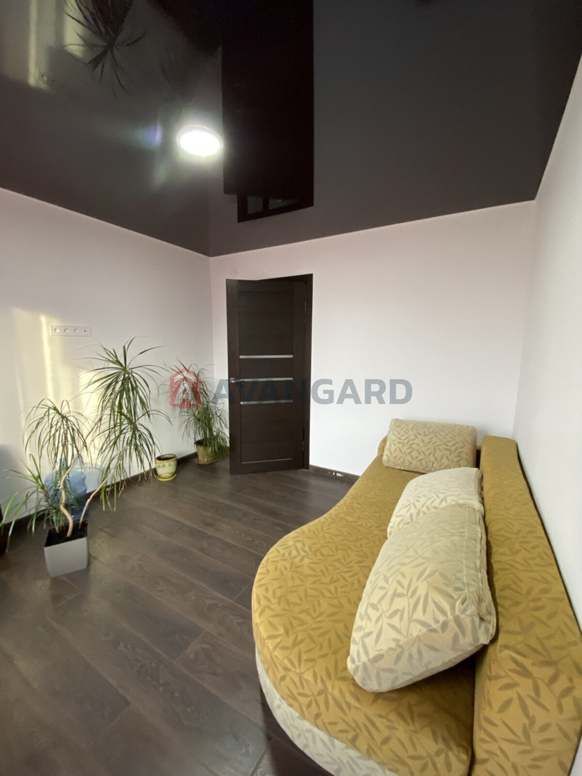 3 . , 70/-/8 . ., 4/9   7