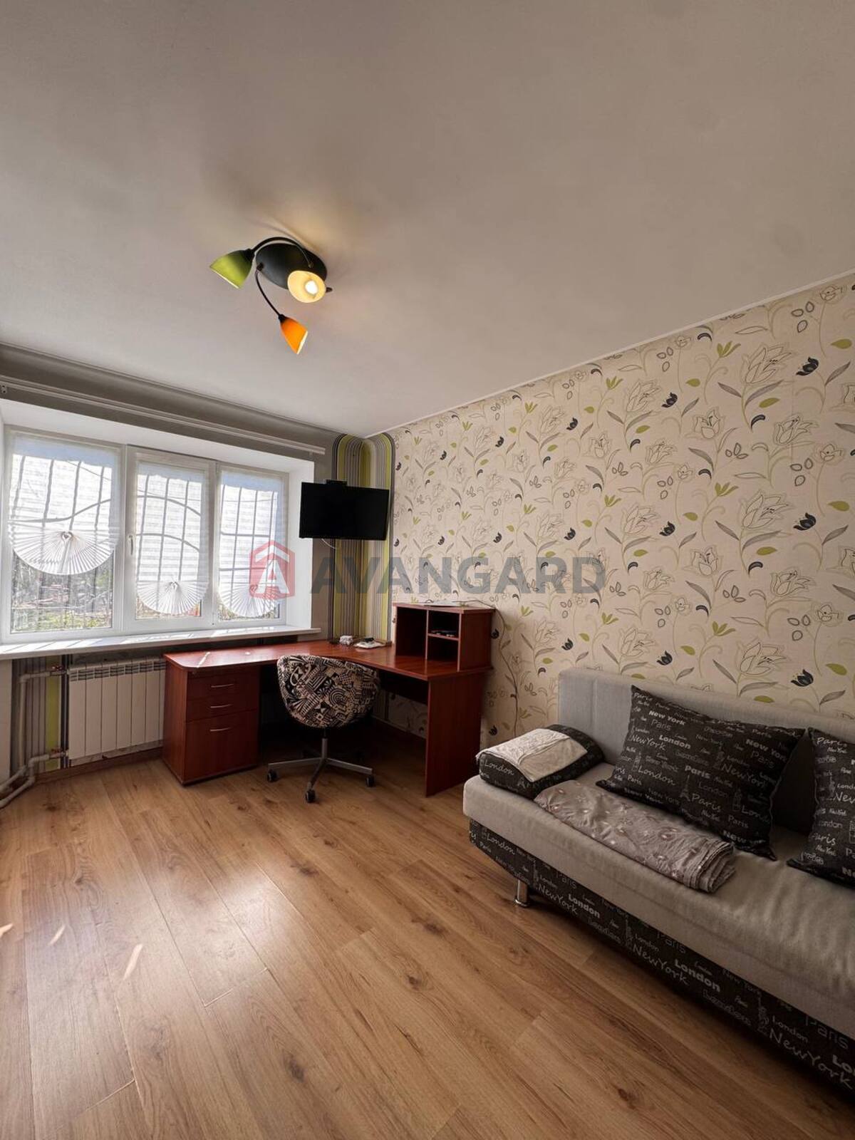 2 ��. ��������, 48/-/7 ��. �., 1/5 ������ ���� 9