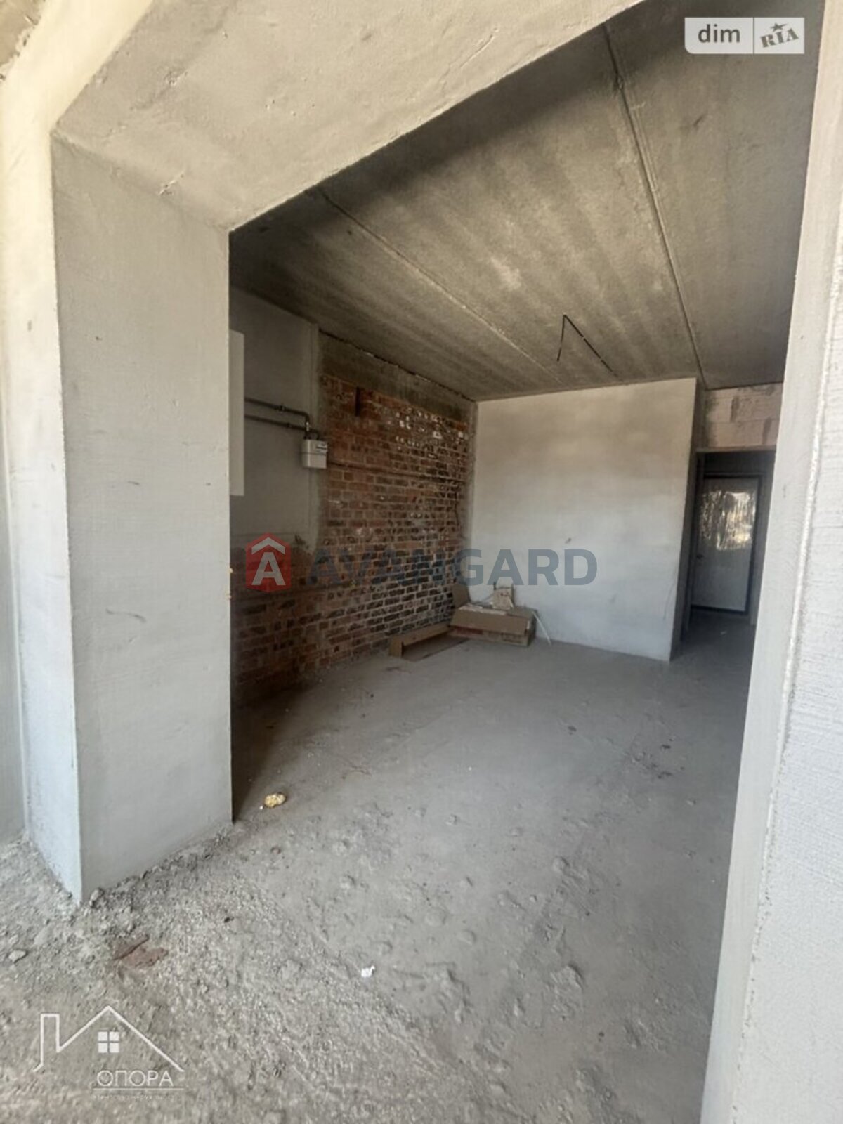 3 ��. ��������, 82/41/20 ��. �., 6/9 ������ ���� 9