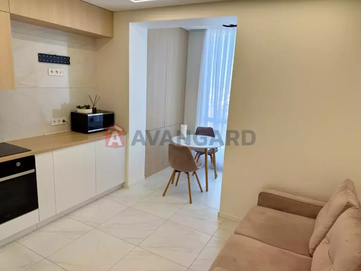 1 ����. ��������, 49/28/15 ��. �., 10/12 ���� ���� 18