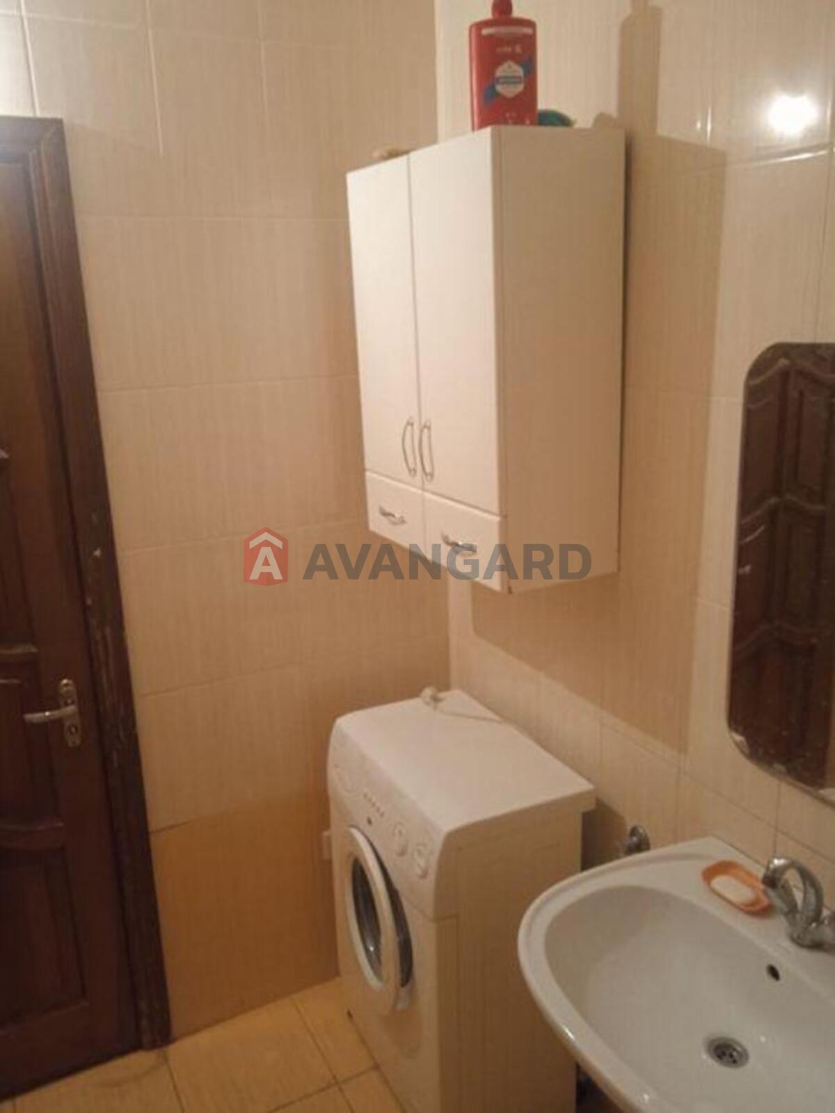 3 ��. ��������, 87/-/14 ��. �., 8/9 ������ ���� 5