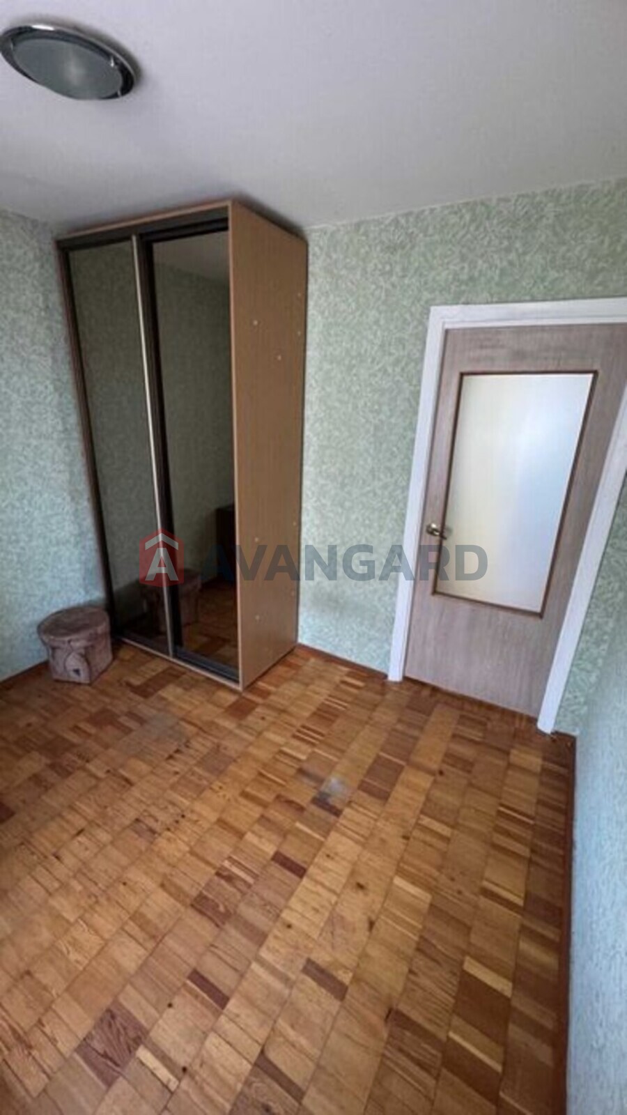 4 ��. ��������, 77/-/10 ��. �., 3/9 ������ ���� 11