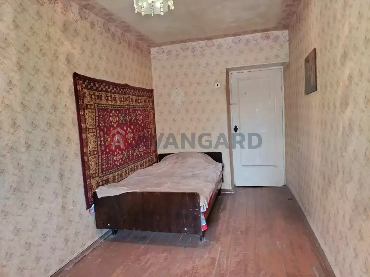 2 ��. ��������, 42/24/6 ��. �., 2/4 ������ ���� 4