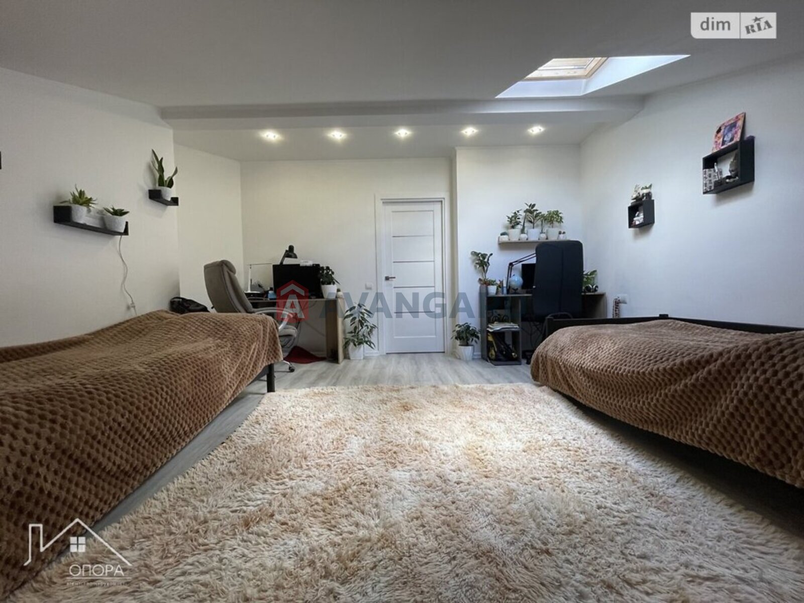 3 ��. ��������, 118/41/40 ��. �., 8/10 ������ ���� 11