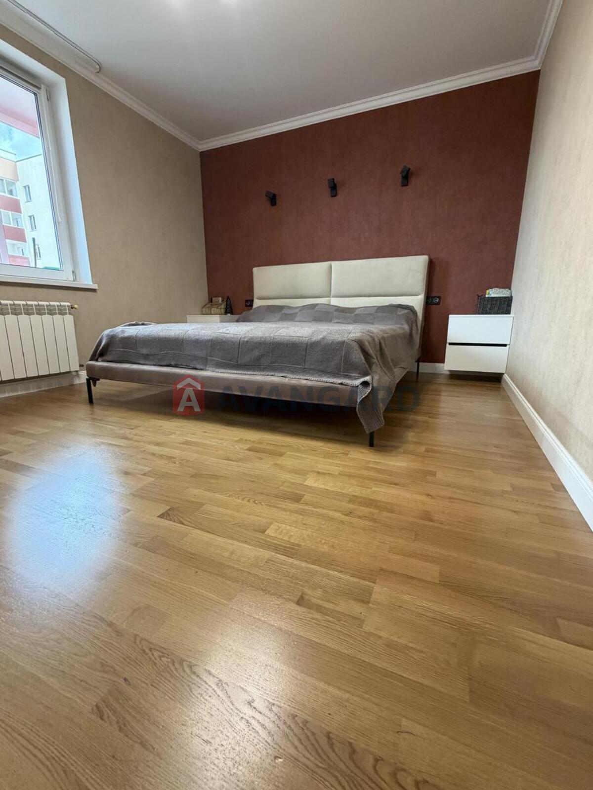 2 ��. ��������, 61/-/27 ��. �., 14/16 ������ ���� 8