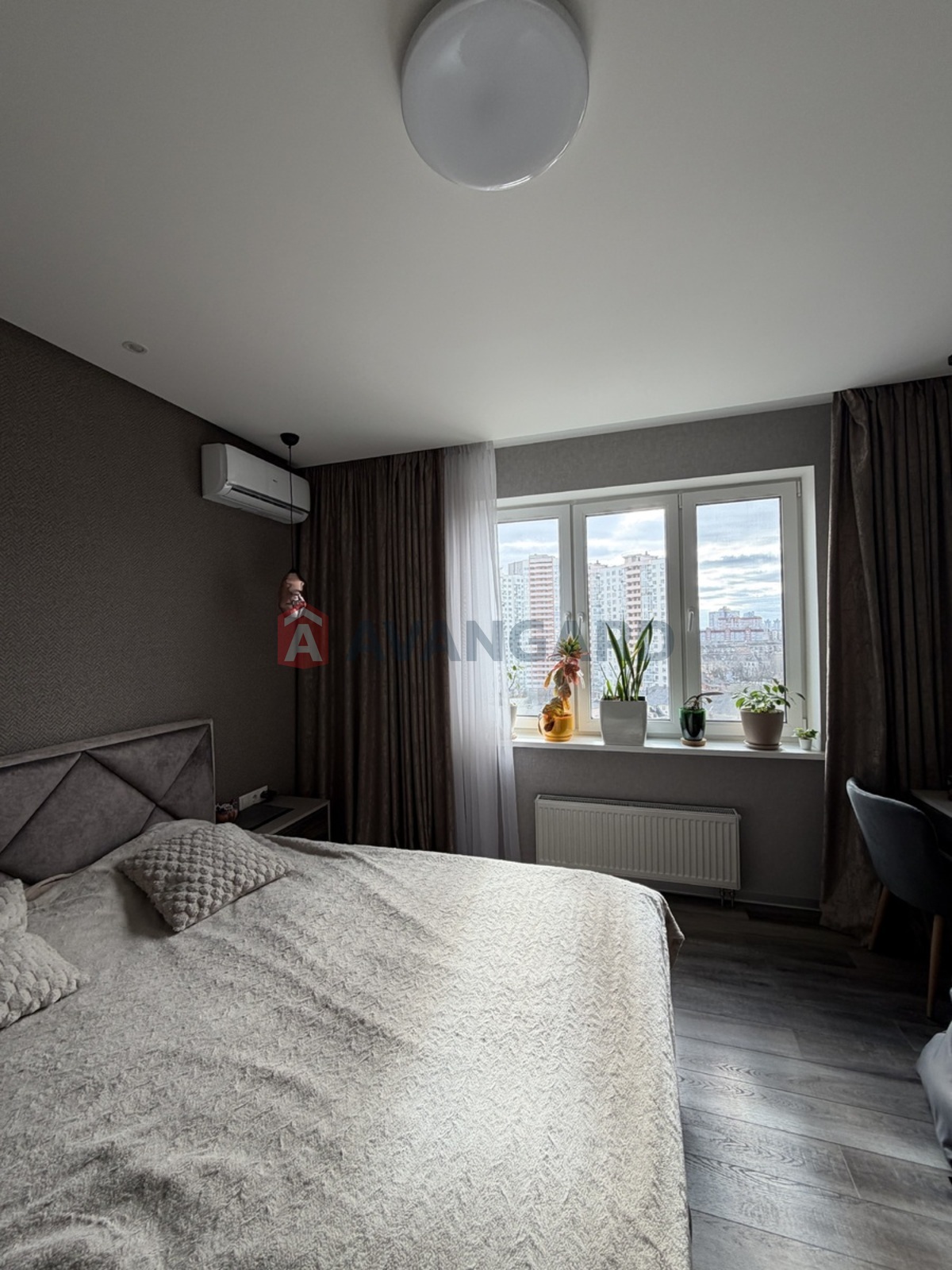 2 ��. ��������, 67/51/11 ��. �., 11/26 ������ ���� 24