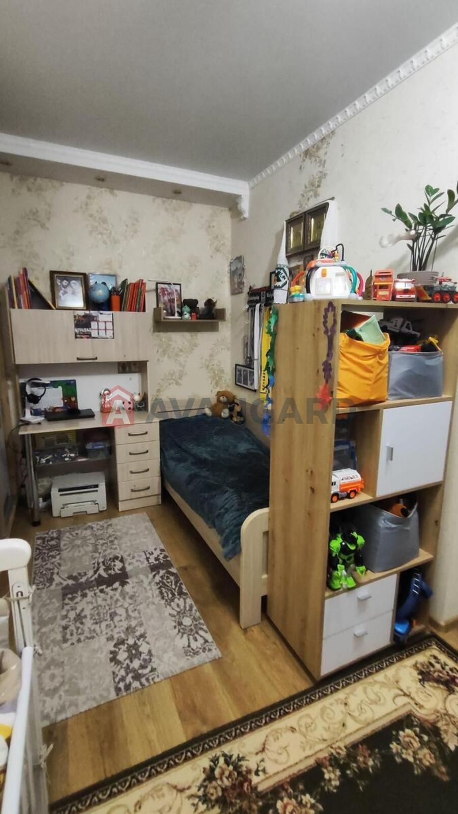 1 ��. ��������, 38/18/10 ��. �., 4/9 ������ ���� 7