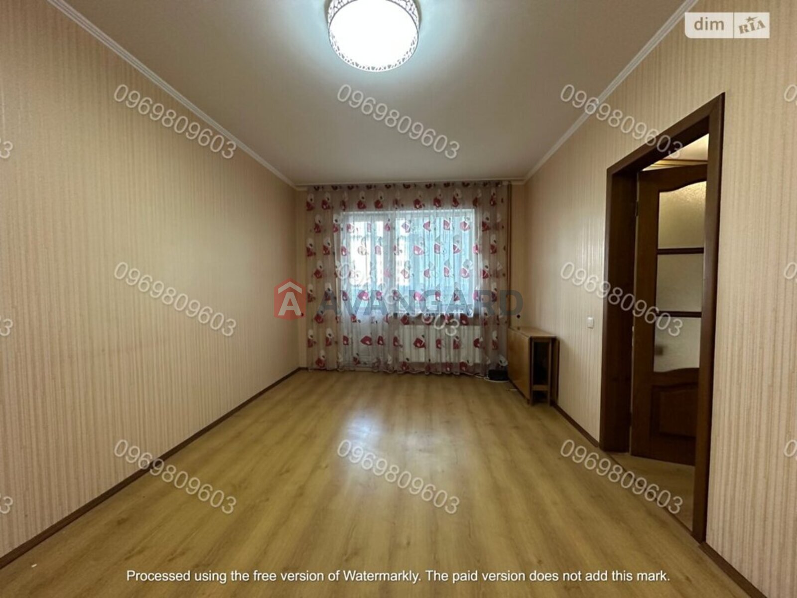 4 ��. ��������, 83/54/8 ��. �., 4/9 ������ ���� 22