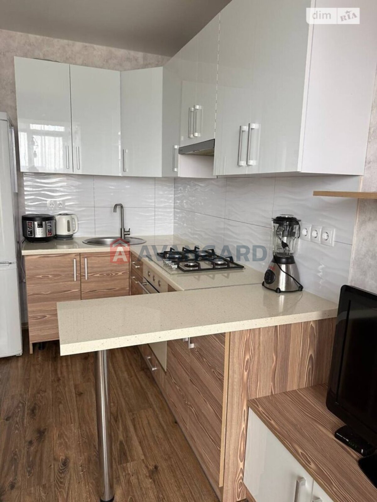 1 ��. ��������, 41/-/15 ��. �., 6/10 ������ ���� 6