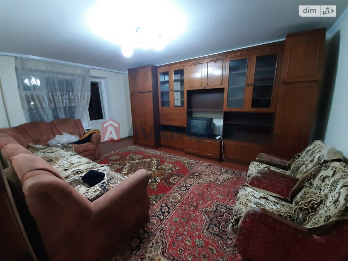 3 ��. ��������, 60/35/8 ��. �., 2/5 ������ ���� 9