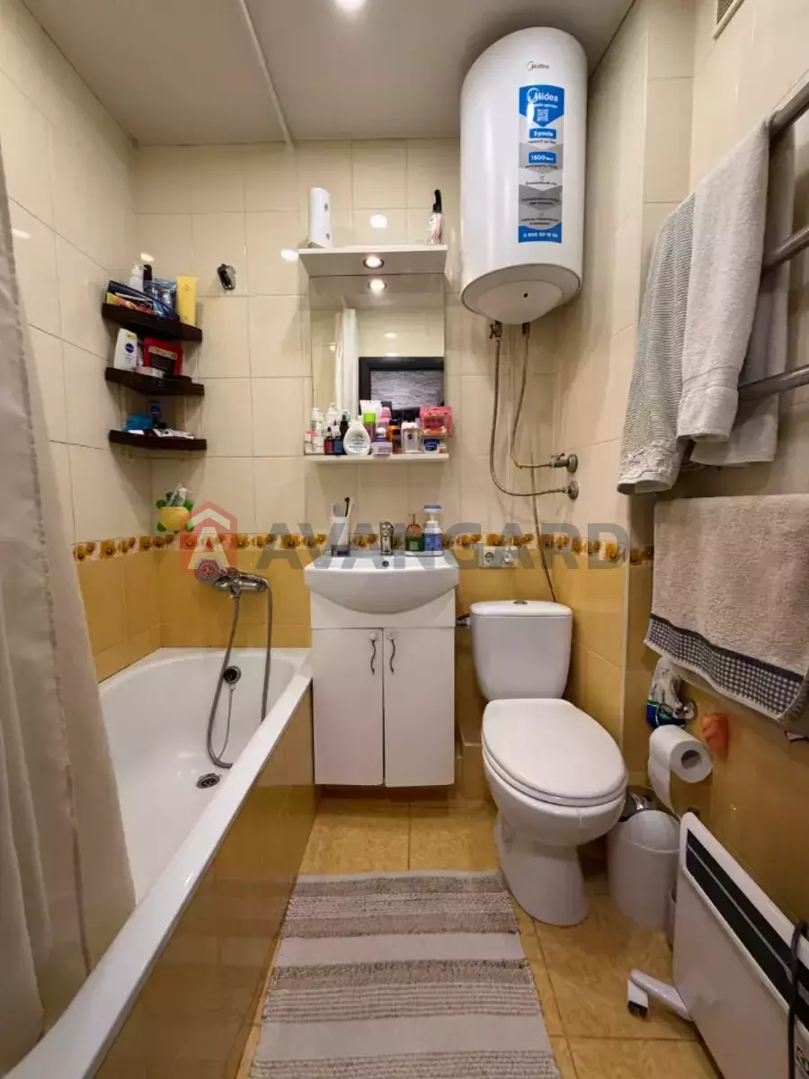 1 ��. ��������, 33/17/10 ��. �., 8/9 ������ ���� 8