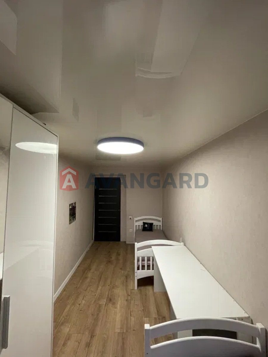 3 ����. ��������, 54/-/10 ��. �., 3/5 ���� ���� 9