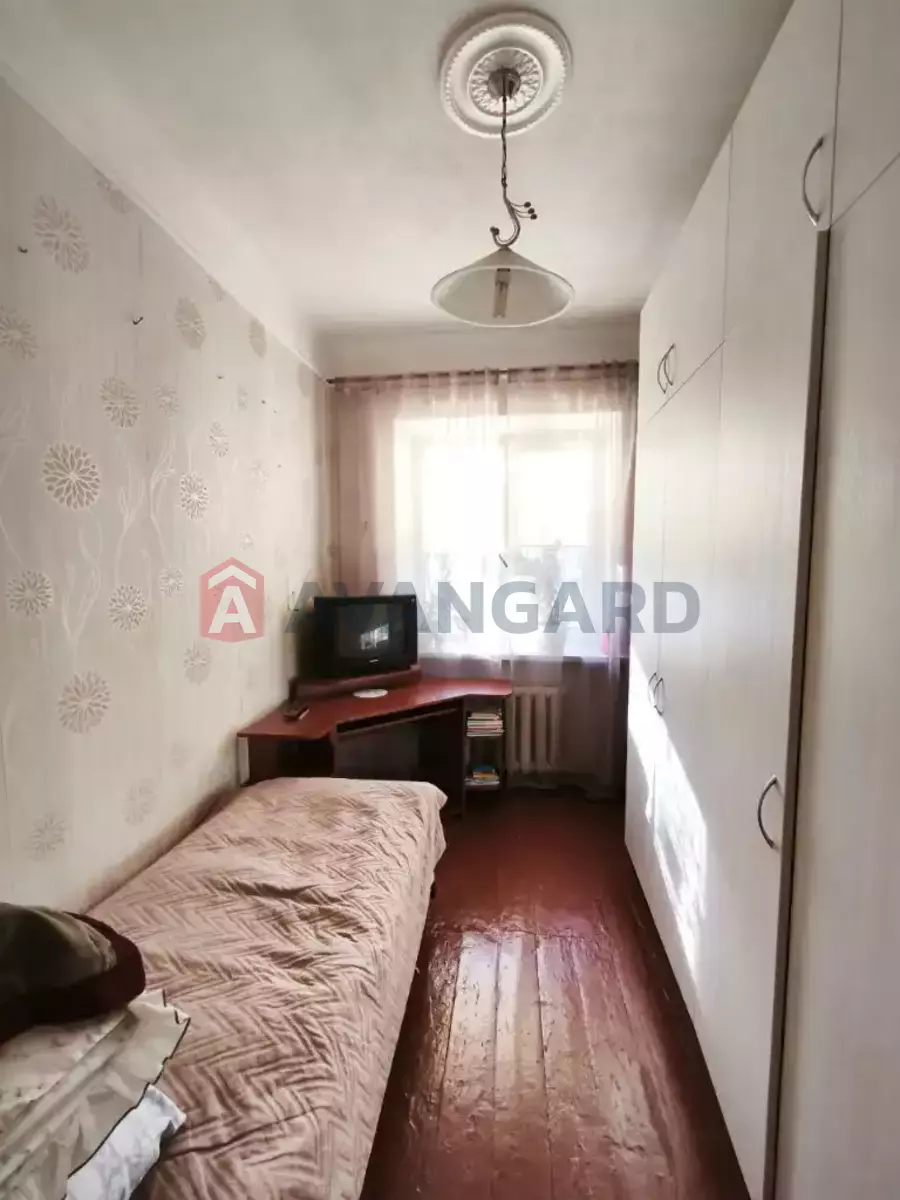 2 ��. ��������, 41/24/5 ��. �., 1/3 ������ ���� 8