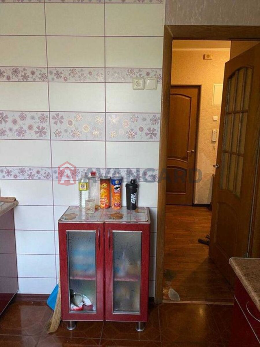 3 ��. ��������, 64/-/8 ��. �., 5/5 ������ ���� 10