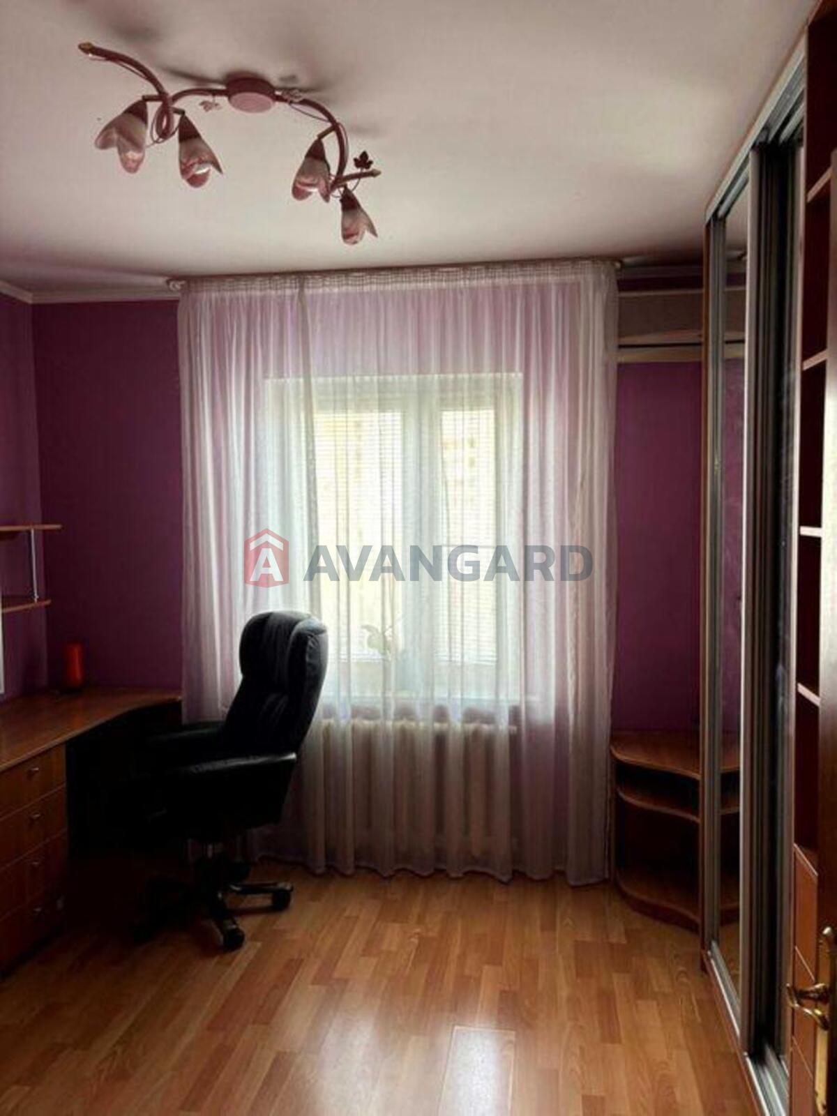 3 ��. ��������, 79/-/8 ��. �., 4/14 ������ ���� 10