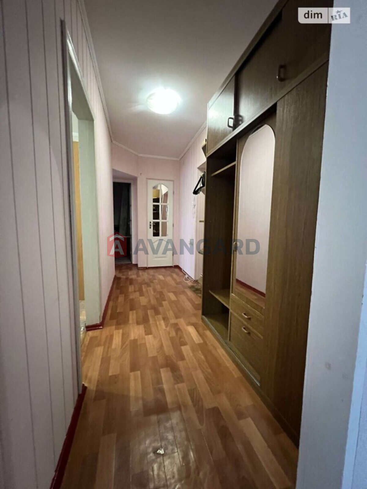 2 ��. ��������, 47/27/7 ��. �., 5/5 ������ ���� 8