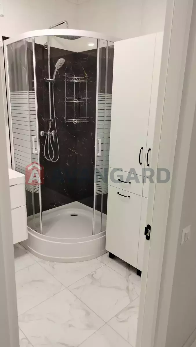 2 ��. ��������, 49/-/- ��. �., 8/10 ������ ���� 28