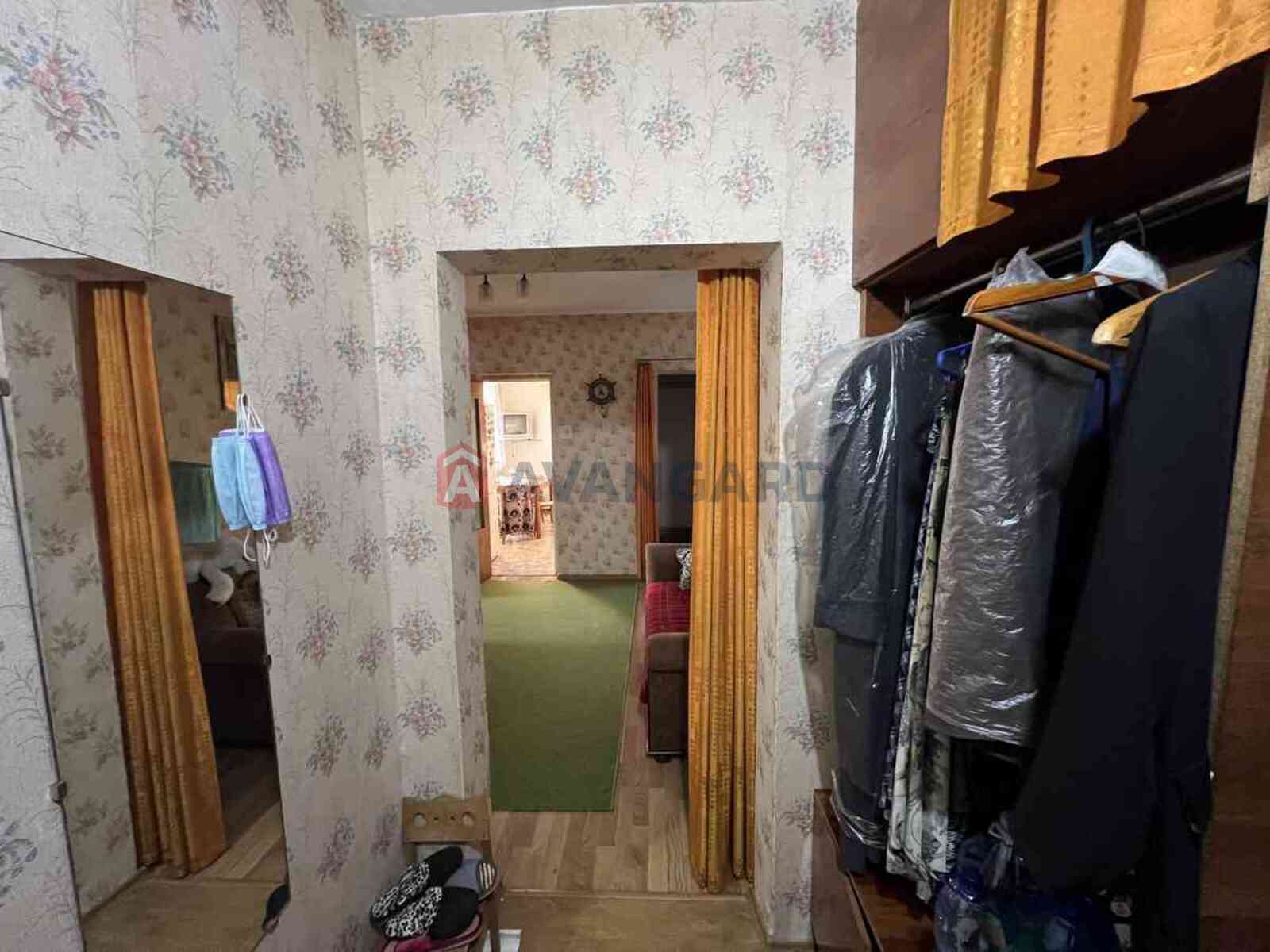 3 ��. ��������, 74/43/8 ��. �., 4/14 ������ ���� 2