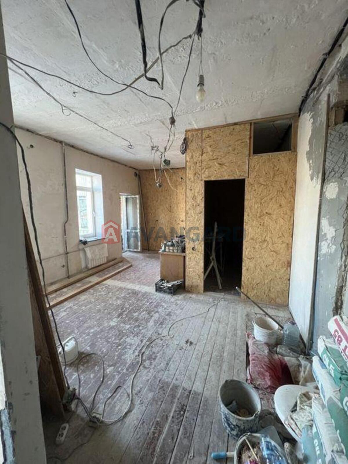 2 ��. ��������, 37/-/15 ��. �., 5/5 ������ ���� 2