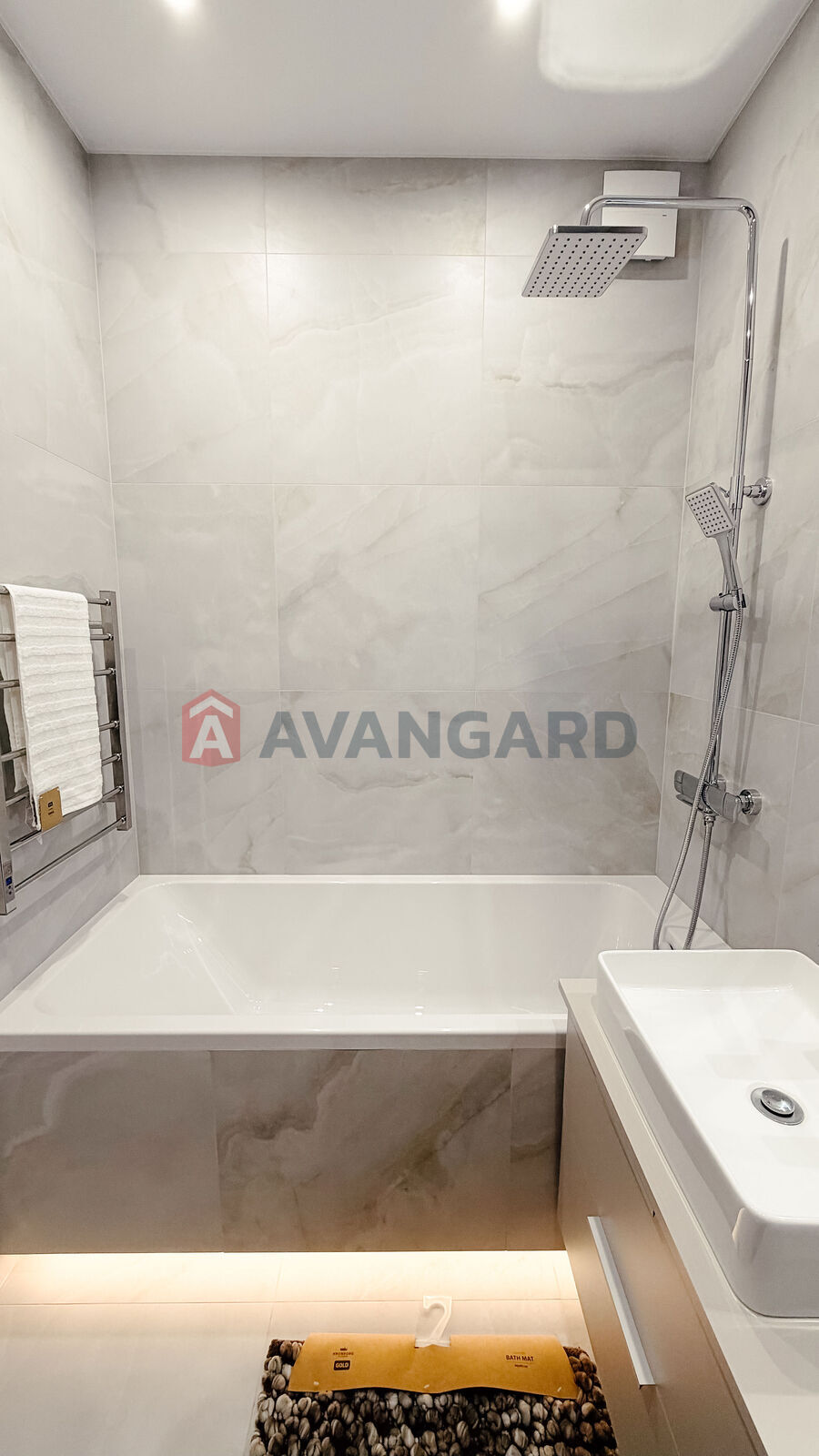 2 ��. ��������, 68,5/29,8/17,1 ��. �., 3/5 ������ ���� 25