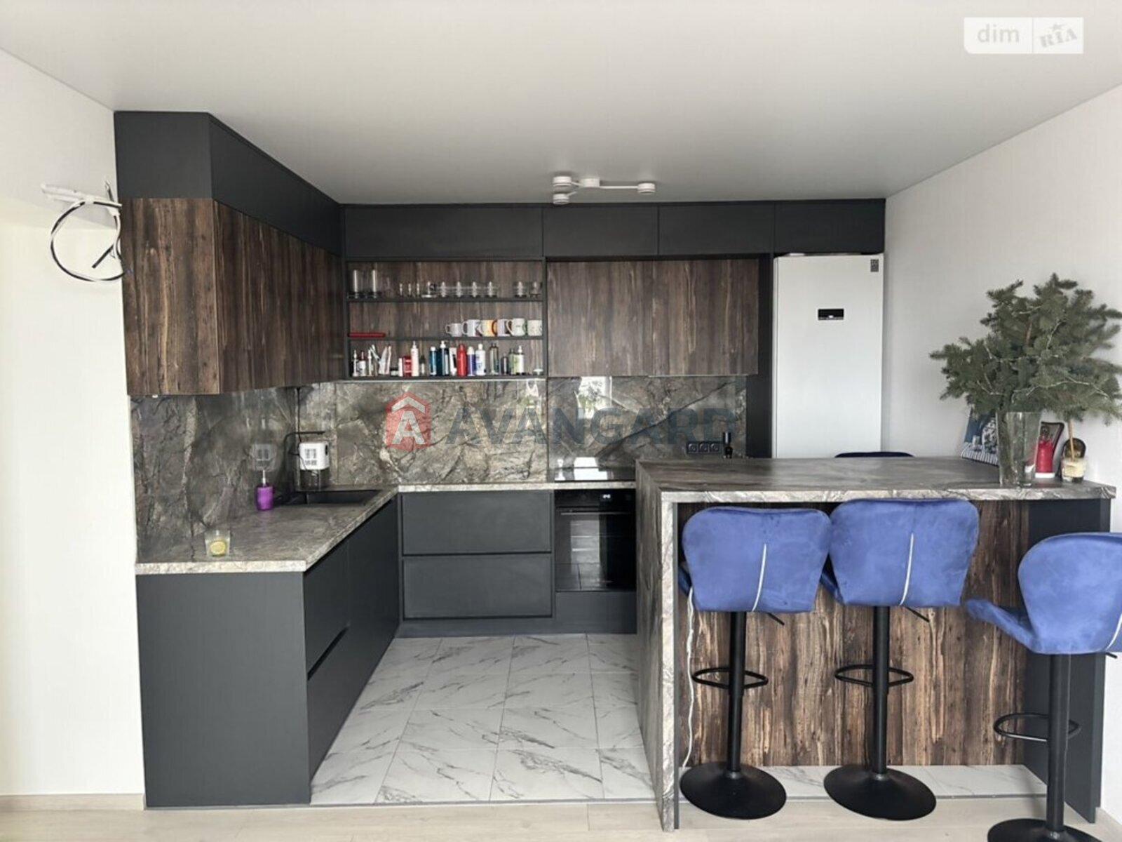 1 ��. ��������, 38/-/- ��. �., 5/5 ������ ���� 14