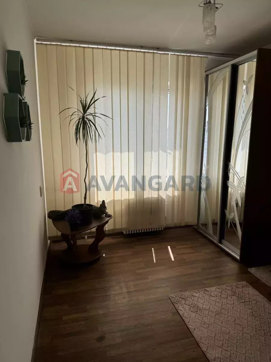 4 ��. ��������, 82/-/12 ��. �., 10/10 ������ ���� 3