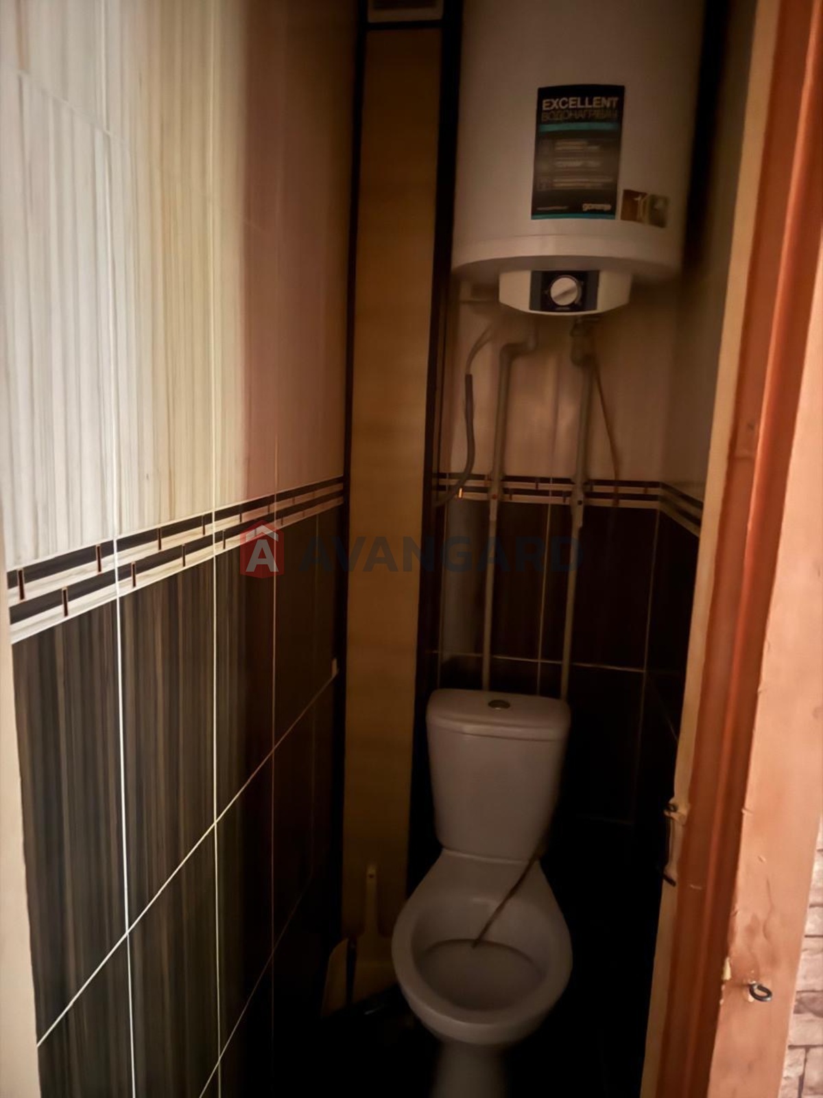 4 ��. ��������, 65,8/48/8 ��. �., 5/5 ������ ���� 15