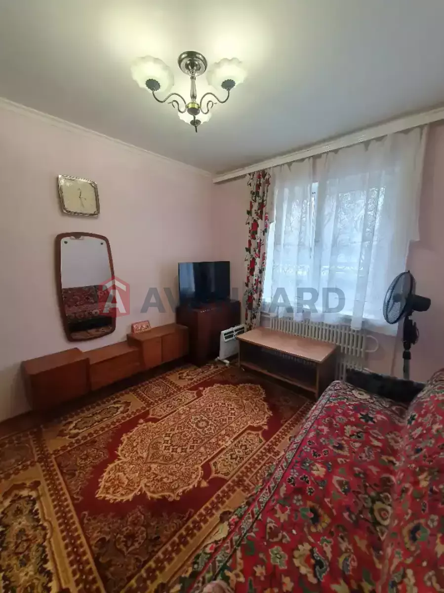 3 ��. ��������, 63/38/8 ��. �., 2/9 ������ ���� 24