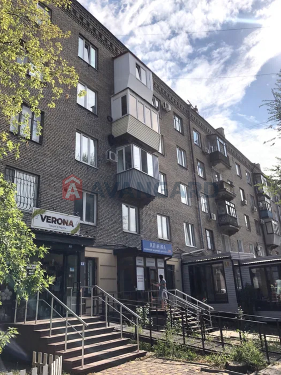 2 ��. ��������, 56/-/8 ��. �., 4/5 ������ ���� 8