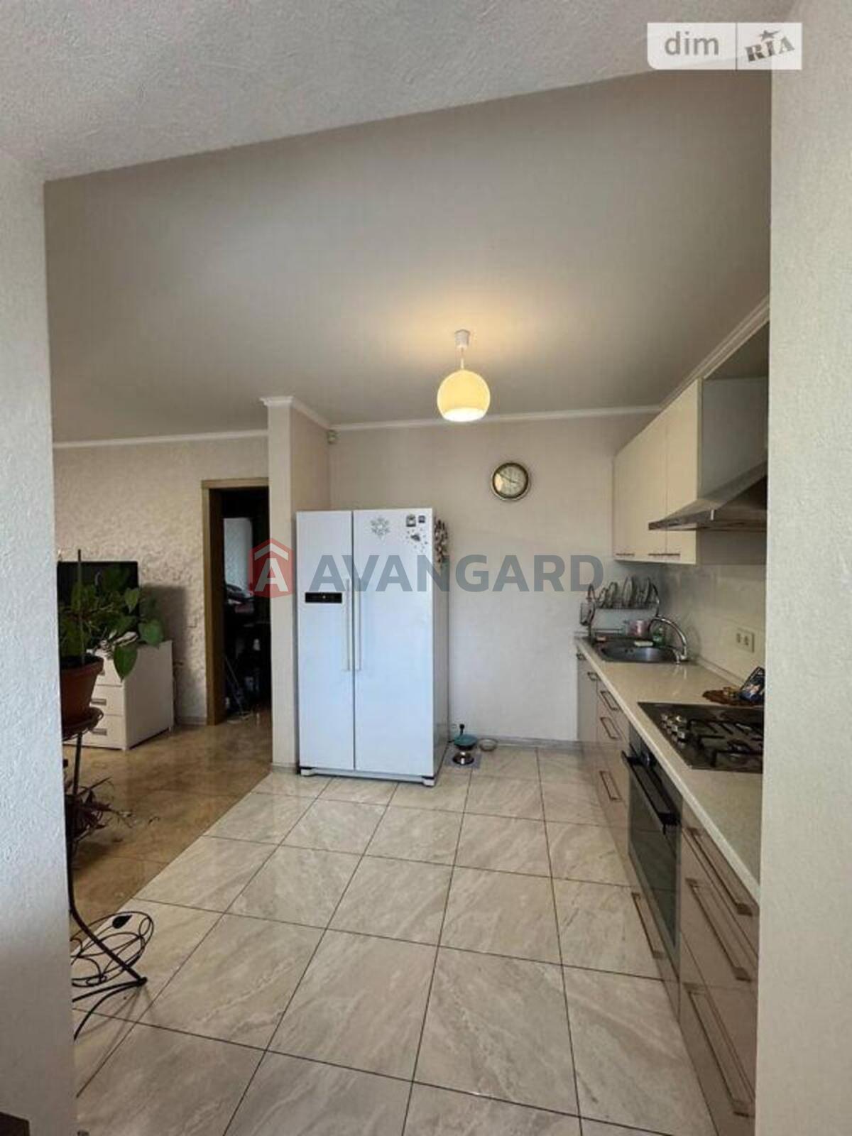 2 ��. ��������, 55/33/11 ��. �., 2/5 ������ ���� 3