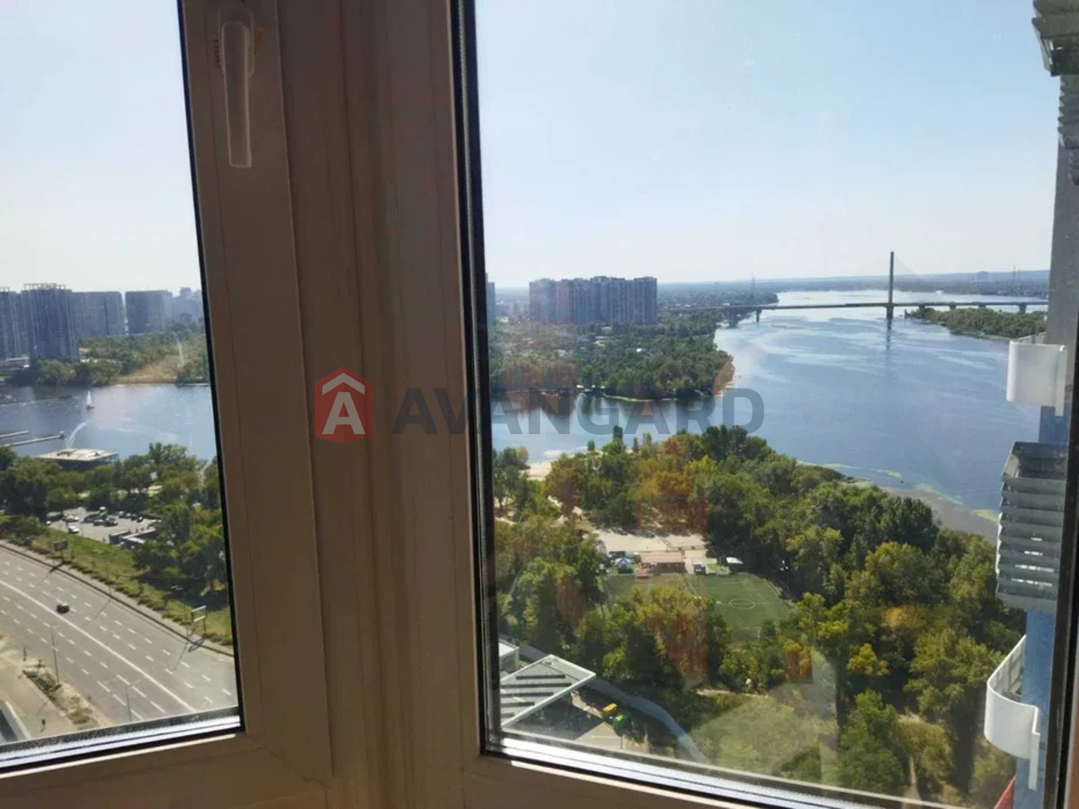 1 ��. ��������, 37/-/11 ��. �., 26/28 ������ ���� 4