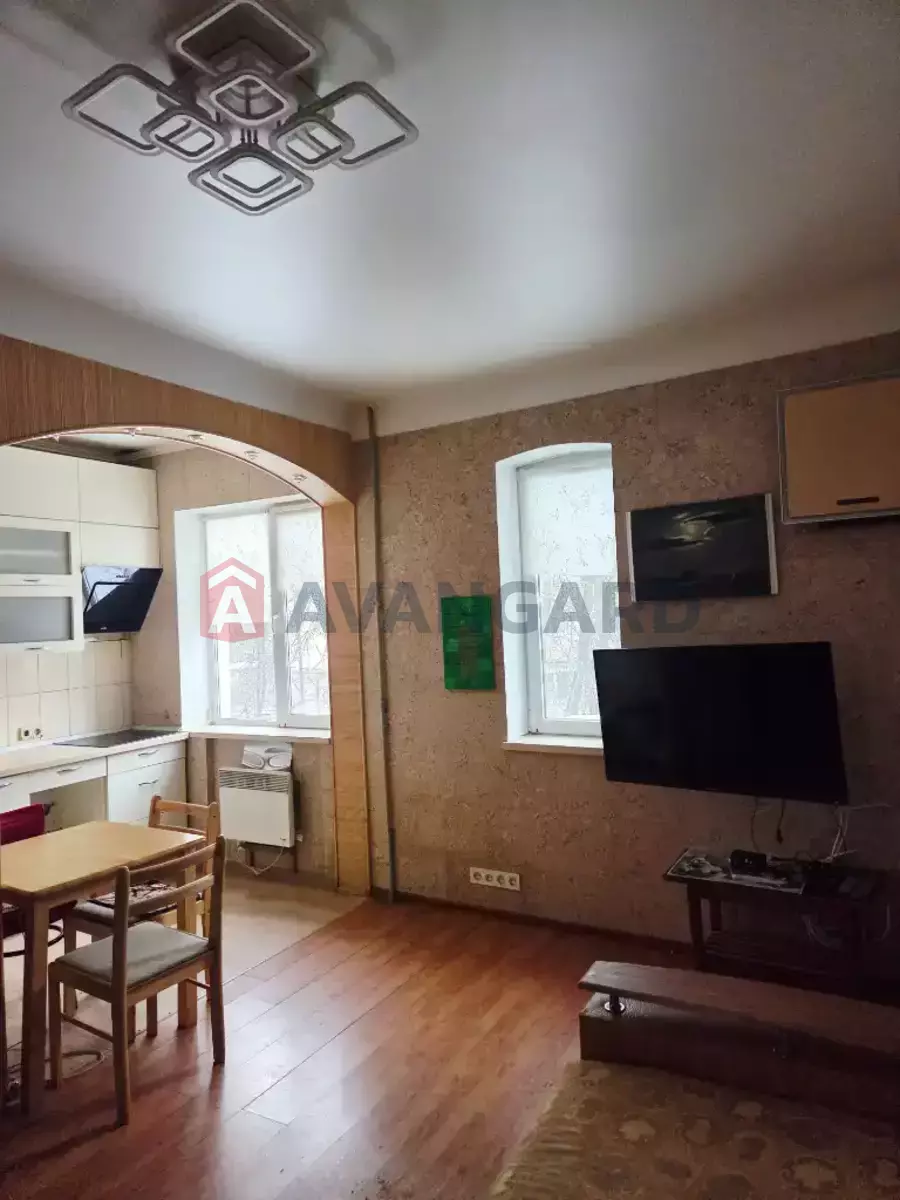 1 ��. ��������, 24/15/7 ��. �., 2/2 ������ ���� 3