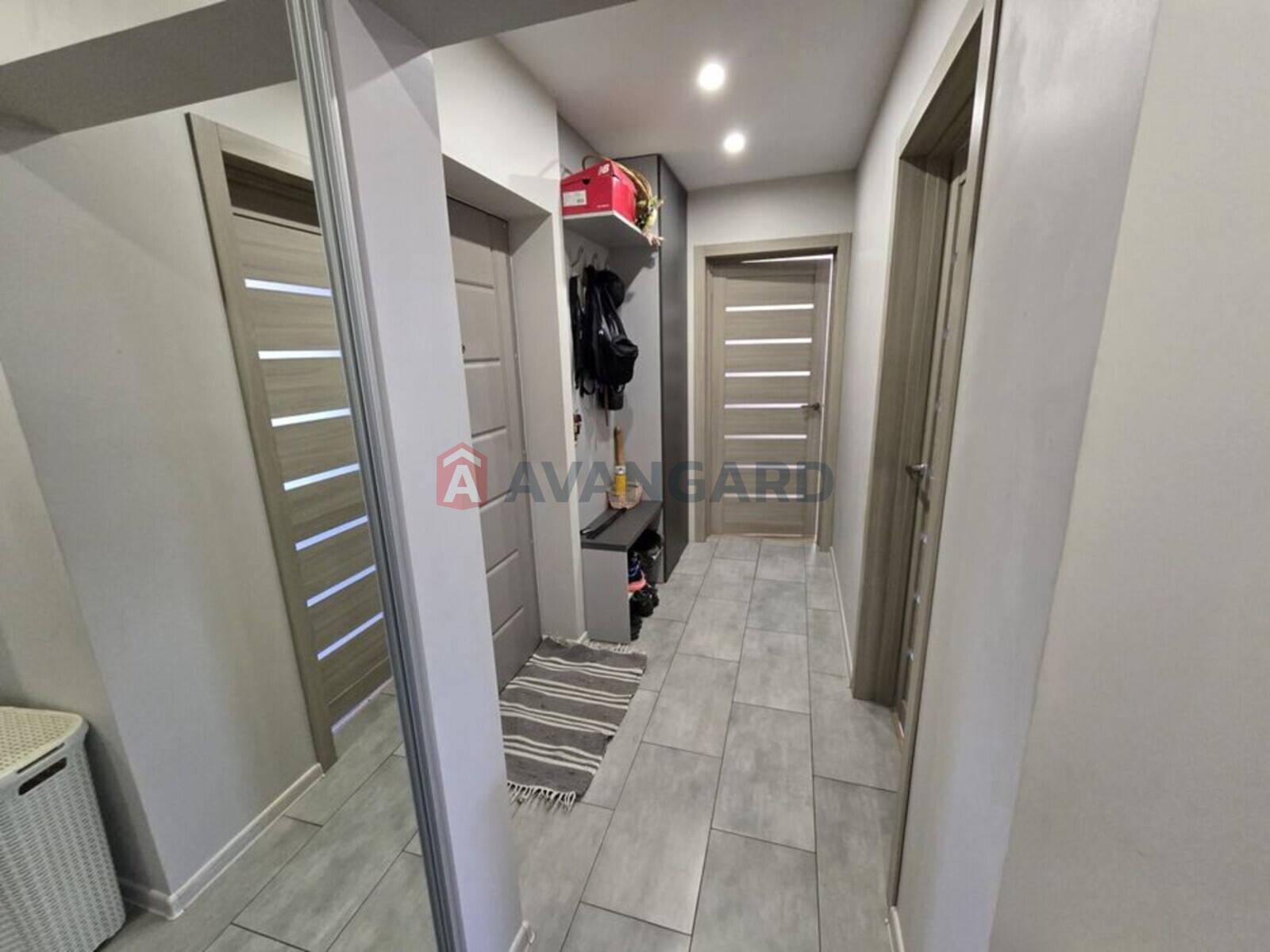 2 ��. ��������, 50/-/8 ��. �., 8/9 ������ ���� 7