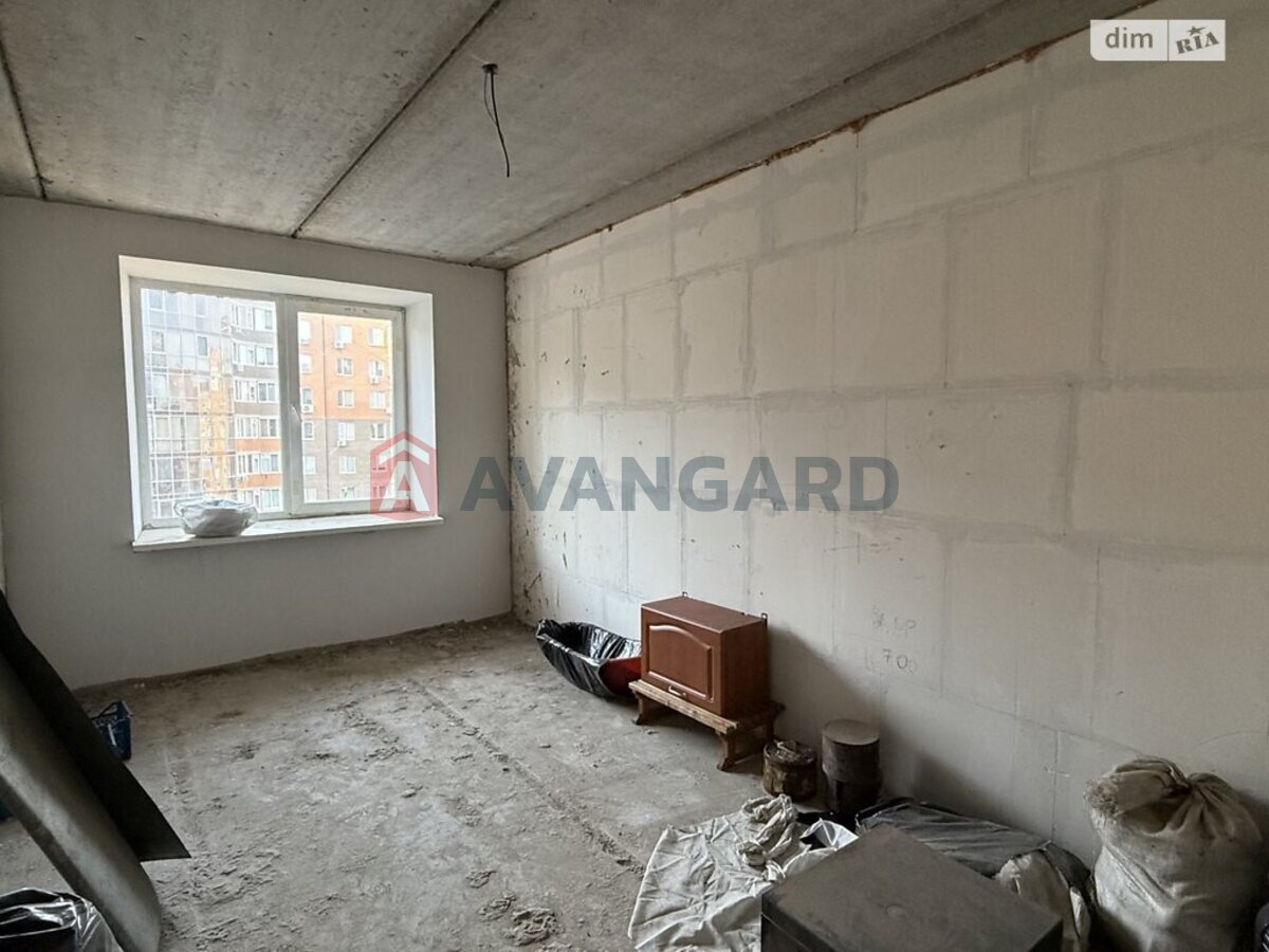 2 ��. ��������, 64/34/18 ��. �., 9/12 ������ ���� 12