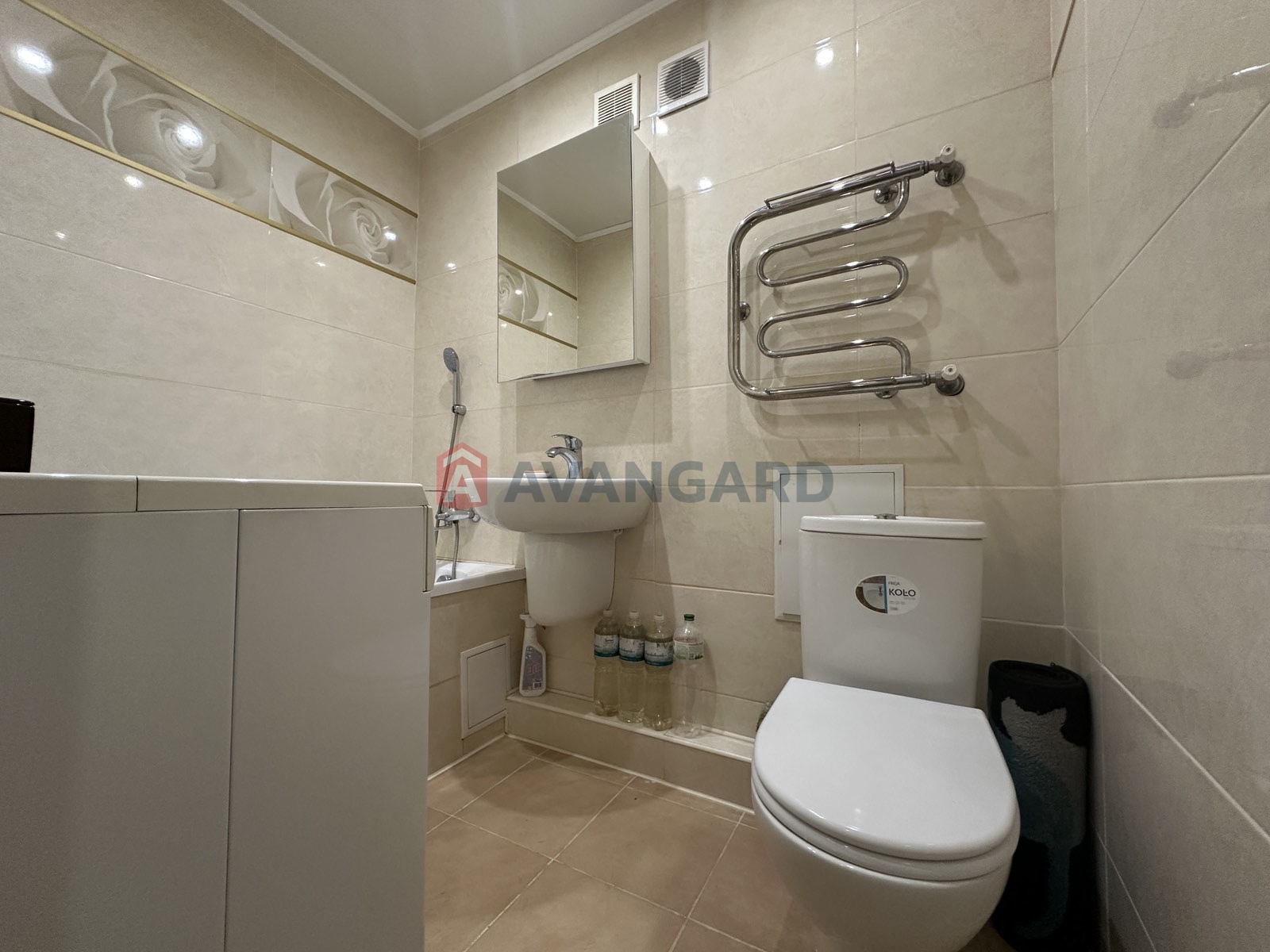 2 ����. ��������, 49/30/8 ��. �., 5/5 ���� ���� 8