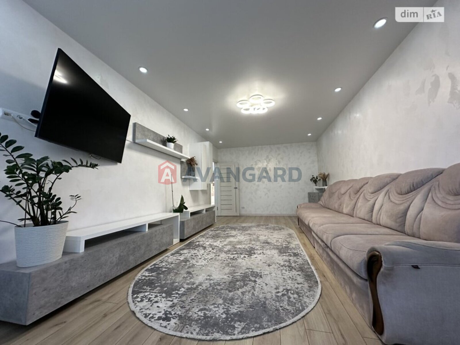 3 ��. ��������, 96/58/16 ��. �., 10/11 ������ ���� 16