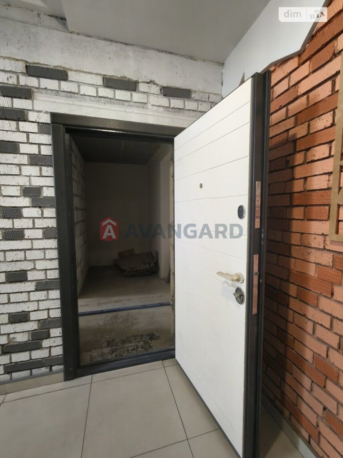 2 ��. ��������, 82/-/- ��. �., 5/10 ������ ���� 4