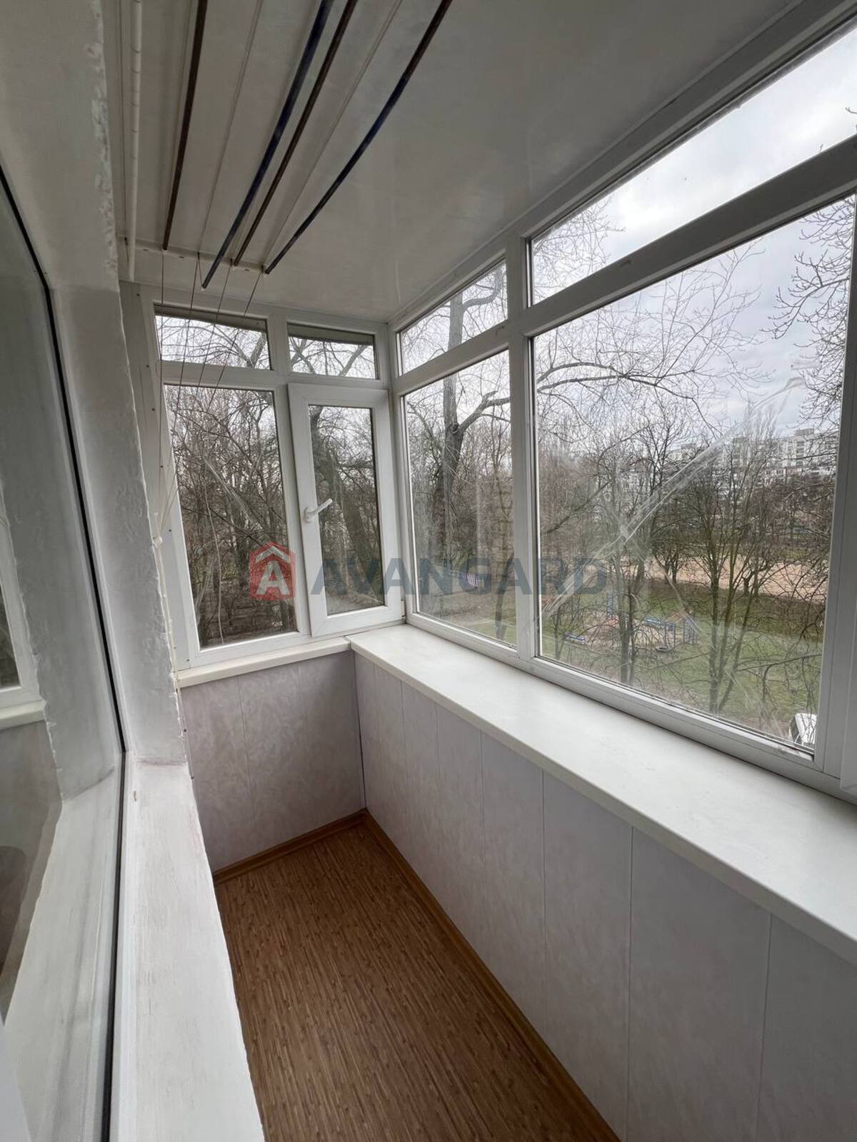 2 ����. ��������, 48/-/6 ��. �., 4/5 ���� ���� 2