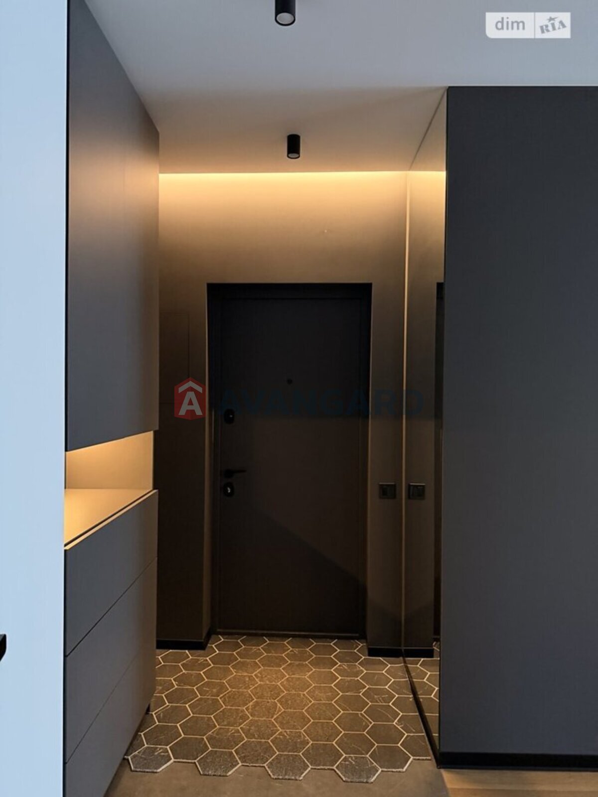 1 ��. ��������, 53/53/6 ��. �., 3/10 ������ ���� 4