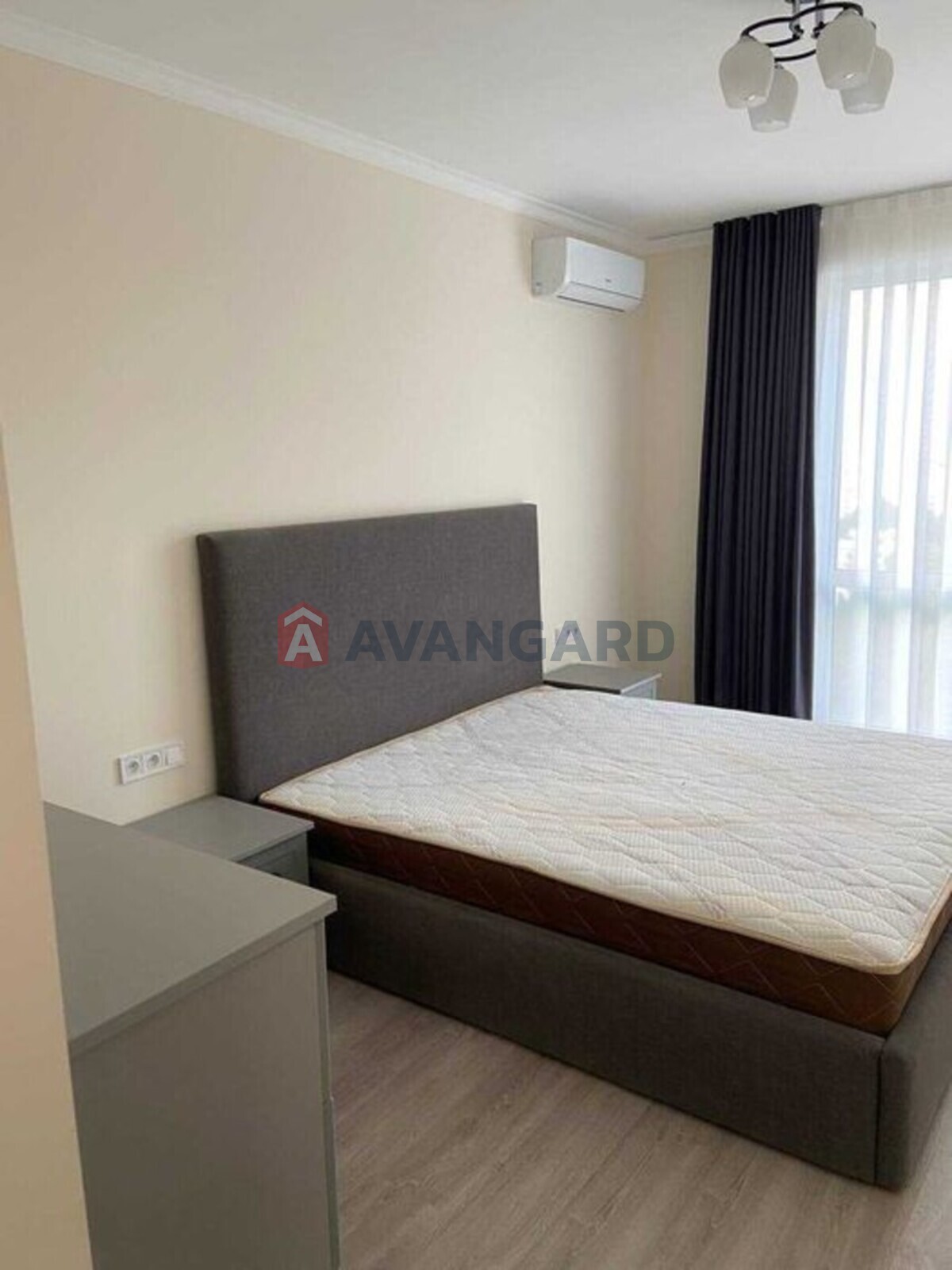 1 ��. ��������, 43/-/18 ��. �., 9/11 ������ ���� 10