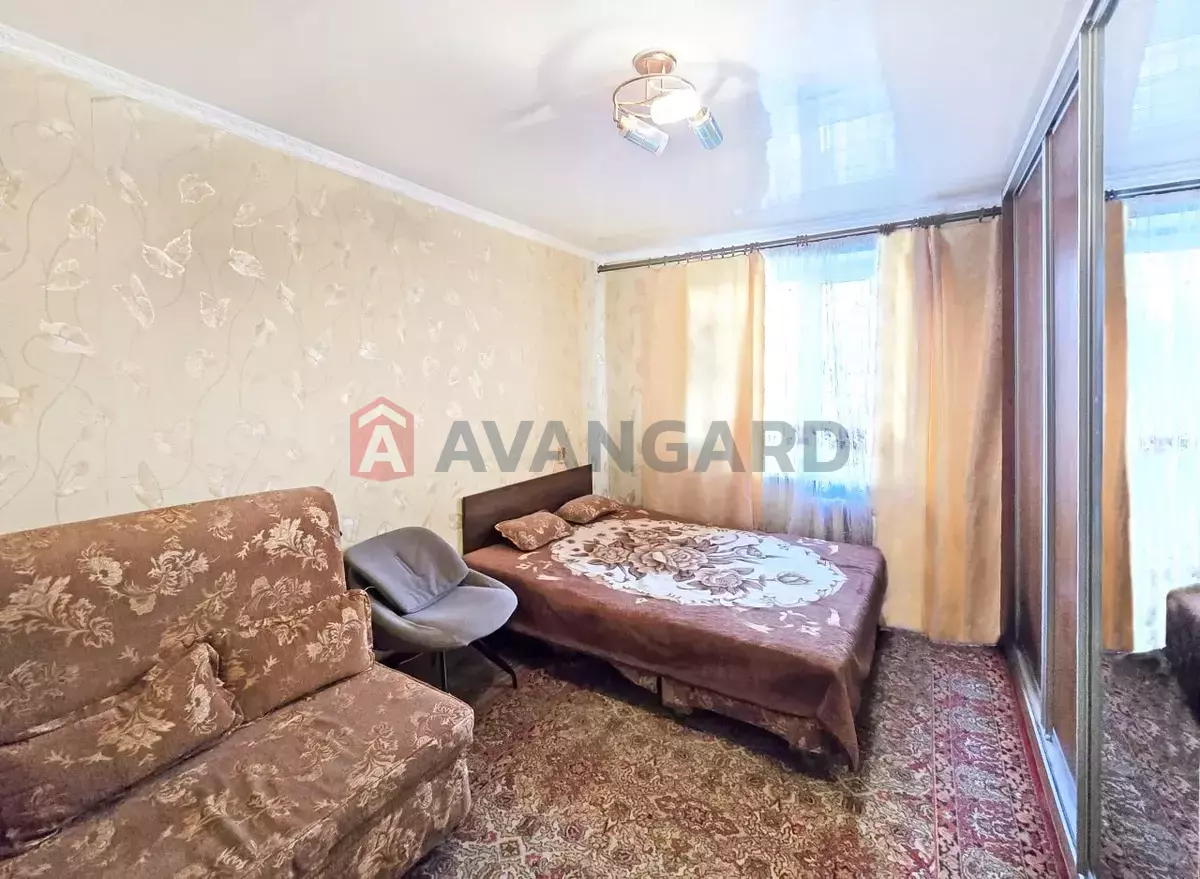 3 ��. ��������, 70/-/10 ��. �., 1/10 ������ ���� 4