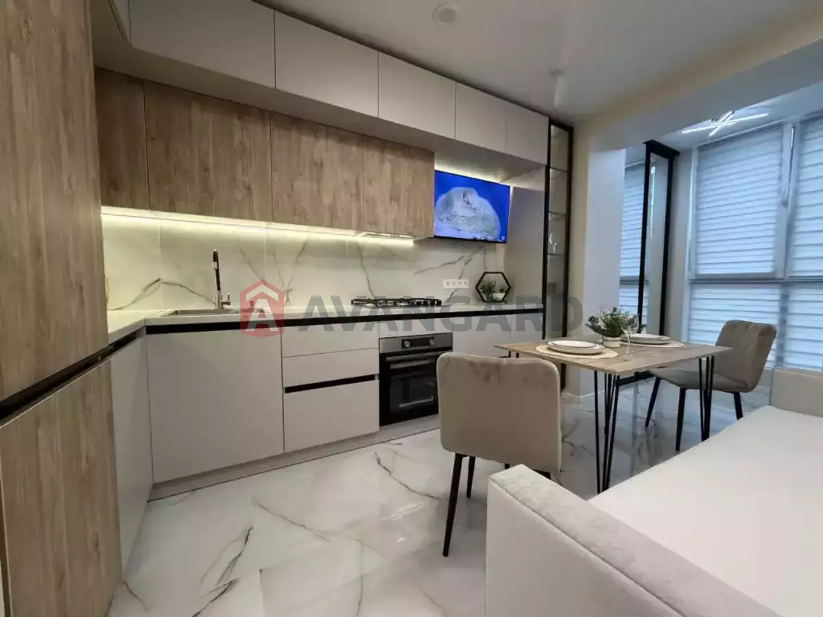 1 ��. ��������, 49/15/20 ��. �., 4/10 ������ ���� 3